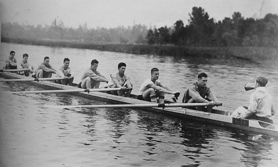 1936-team-on-water